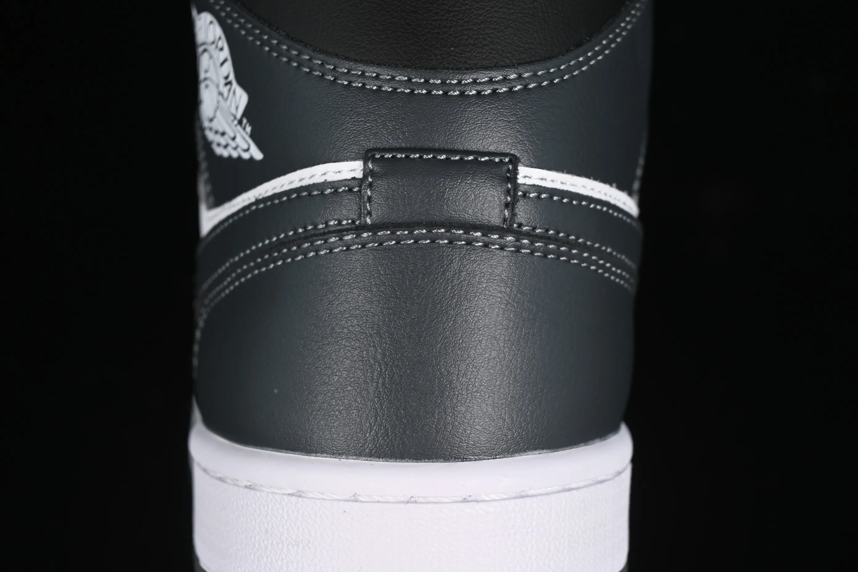 All categories Air Jordan Jordan series basketball shoes Air Jordan 1 Mid Air Jordan 1 Mid AJ1 Joe 1 white black gray Chinese culture and leisure sneakers DQ8426-001